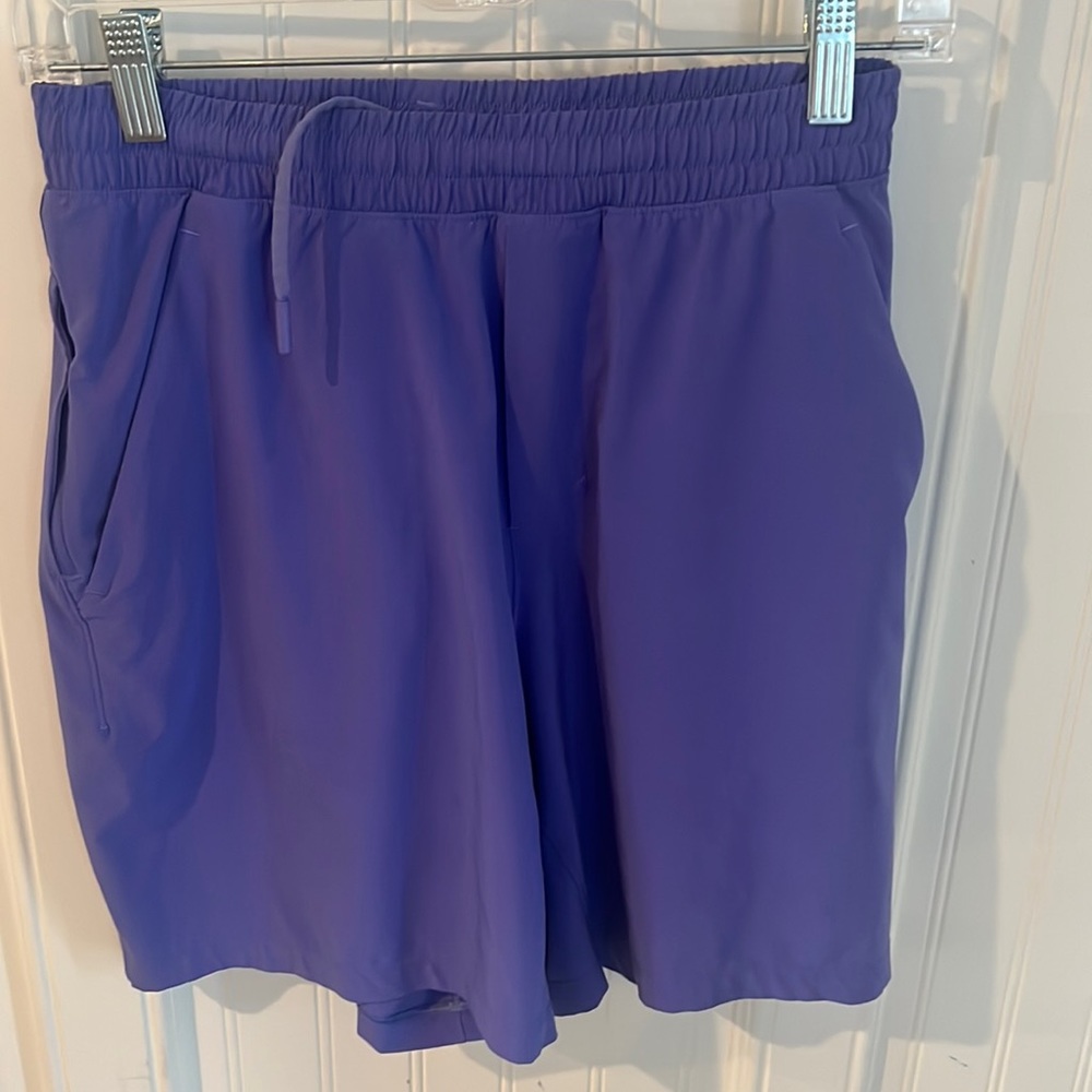 Lululemon Pace Breaker 7” inseam. Sz Small